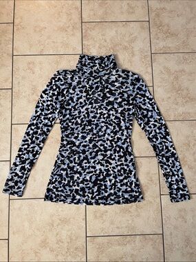 White House Black Market Turtleneck Top Size XS